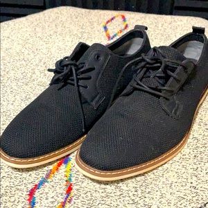 Like new men’s dress shoes.